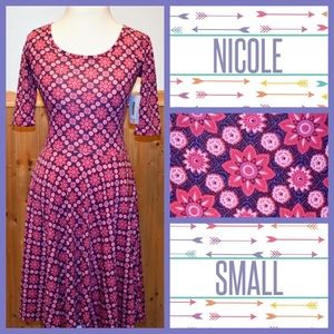 Lularoe Nicole dress 💖